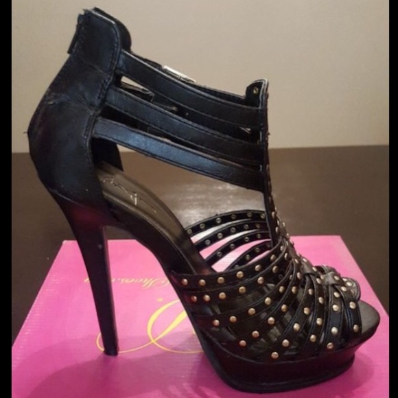 ❌SOLD!❌Heels - Picture 2 of 3